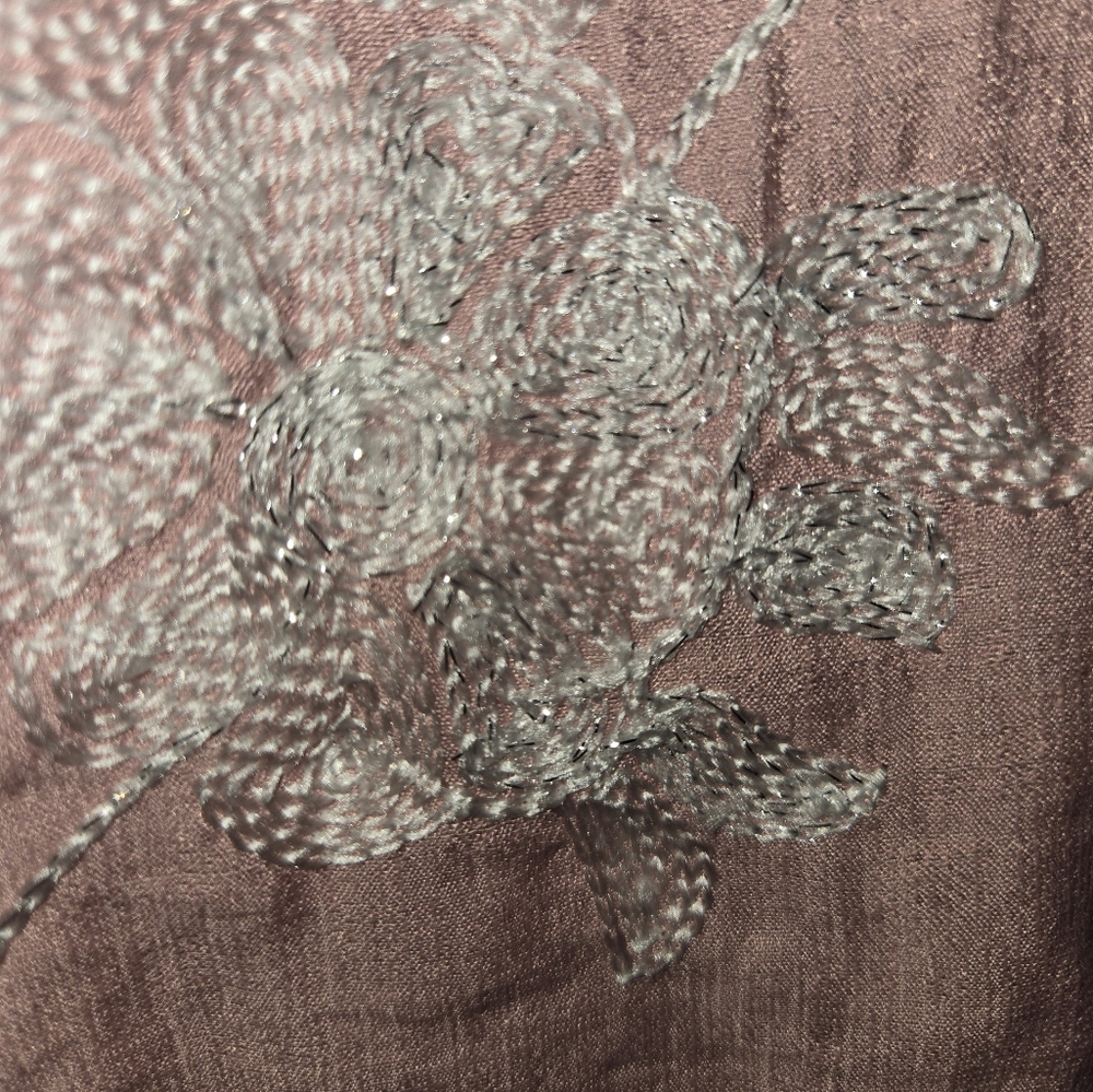Ava & Rose Women's L  Floral Embroidered Top - Picture 9 of 12